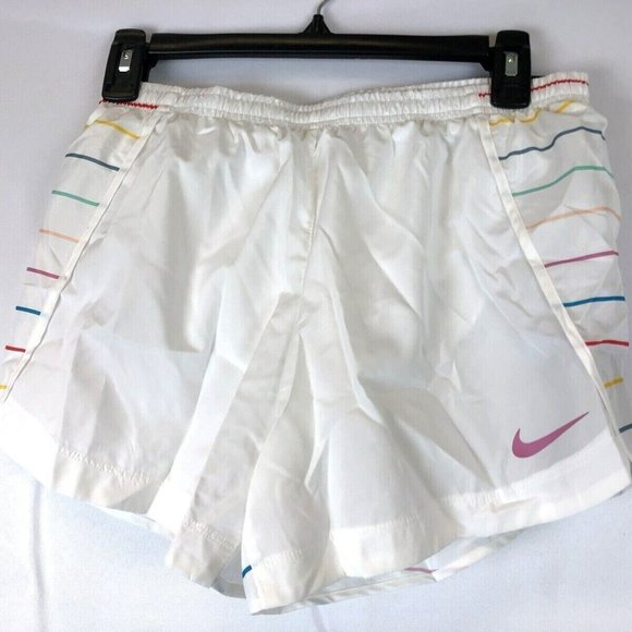 Nike Girls White Athletic Shorts Size XL - Picture 1 of 3